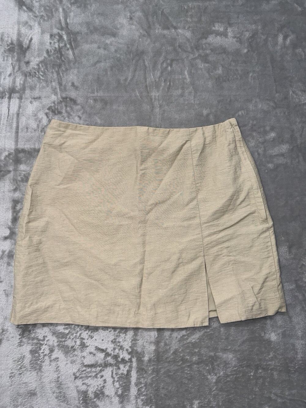 H&M Linen Blend Mini Skirt Tan Beige Neutral Minimalist Slit Skirt Sz 6 / M